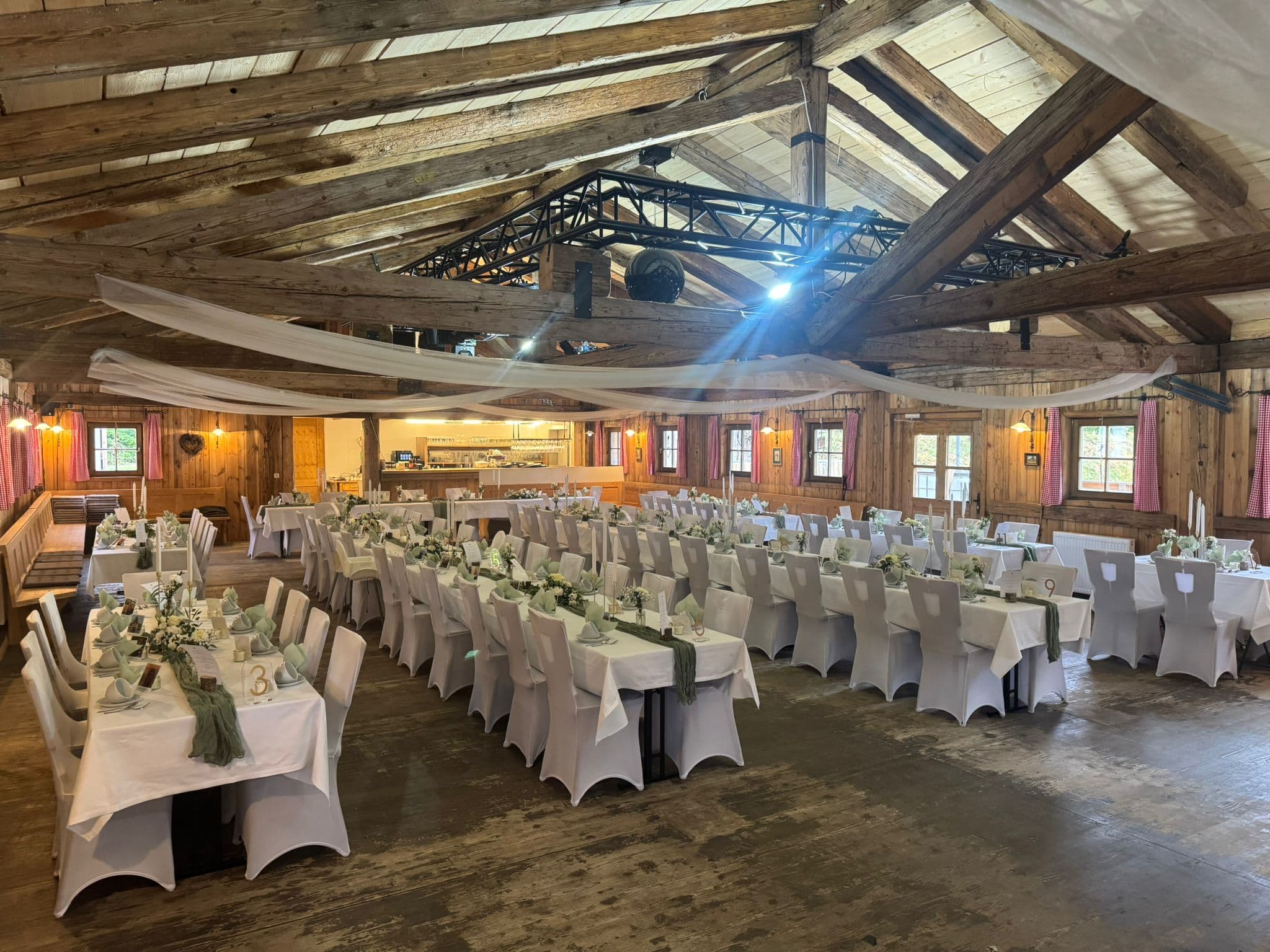 Veranstaltungsraum für Firmenfeiern in der Herzalalm